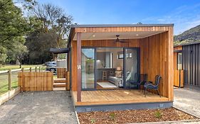 Small Scale Stays - Couples Retreats